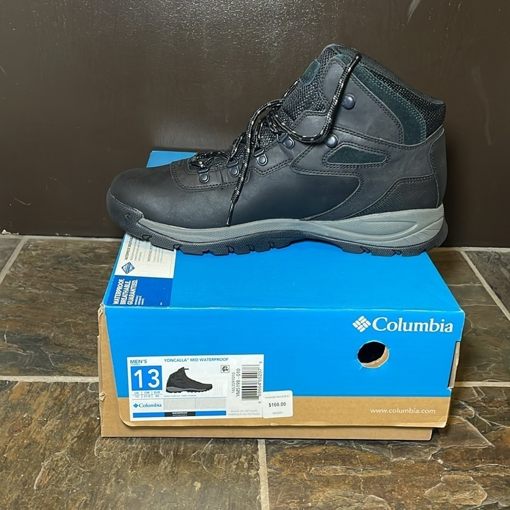 Columbia Men's Yoncalla Mid Waterproof Boots sz 13